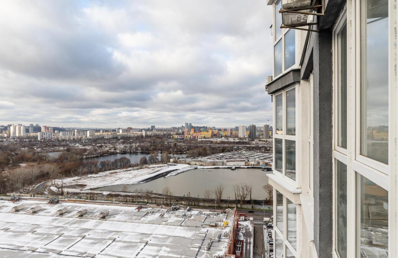 Apartment On Draghomanova 2A Kiev Eksteriør bilde